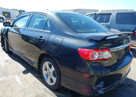 2013 Toyota Corolla S z USA, uszkodzony, nr VIN 5YFBU4EEXDP147897